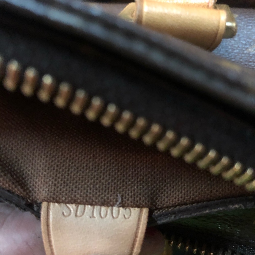 “SOLD”Authentic Louis Vuitton Cabo piano tote bag - Picture 4 of 4